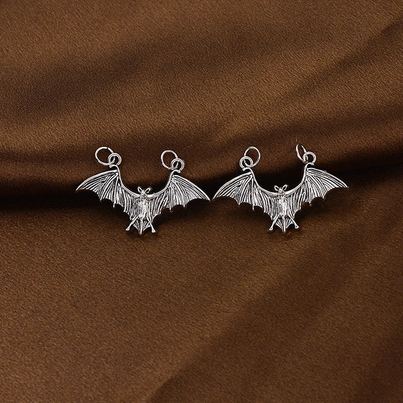 Gothic Skull Moth Metal Shoe Chain for Combat Boots – Punk Goth Street Style Jewelry Accessory